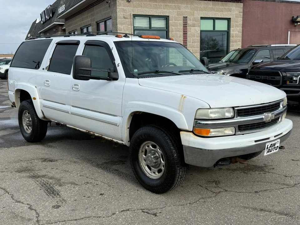 2003 Chevrolet Suburban 9th Gen - Image 3 of 12