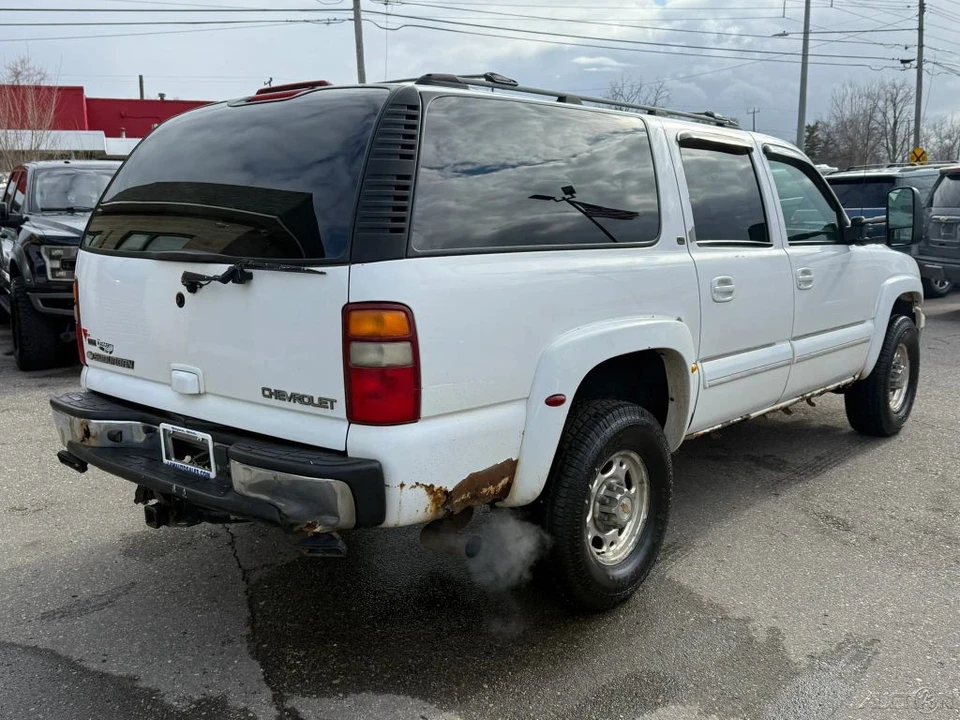 2003 Chevrolet Suburban 9th Gen - Image 5 of 12