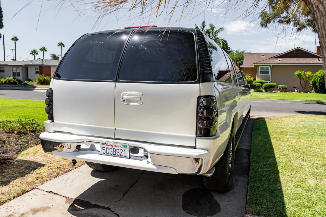 2003 Chevrolet Suburban 9th Gen - Image 8 of 21
