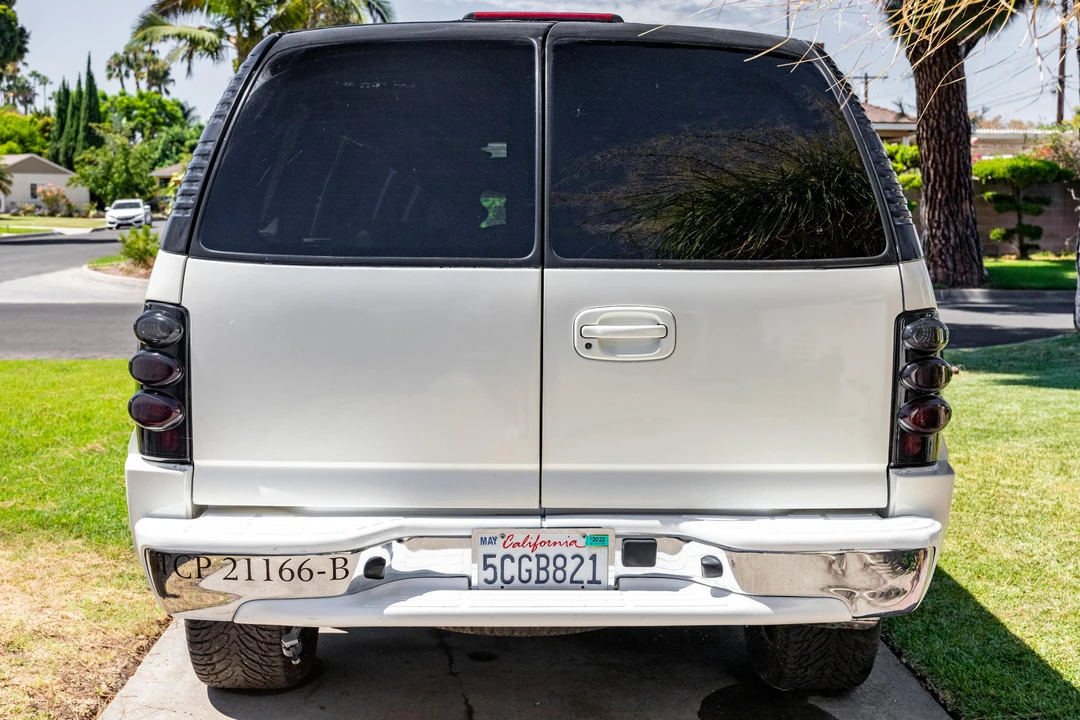 2003 Chevrolet Suburban 9th Gen - Image 5 of 21