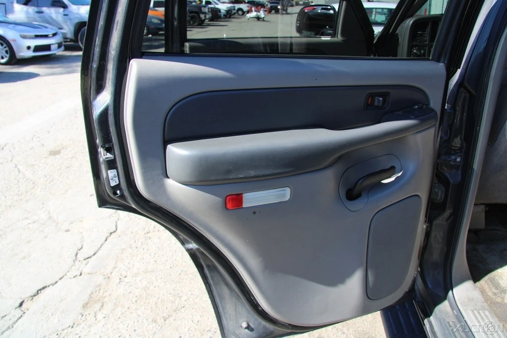 2003 Chevrolet Tahoe 2nd Gen - Image 19 of 21