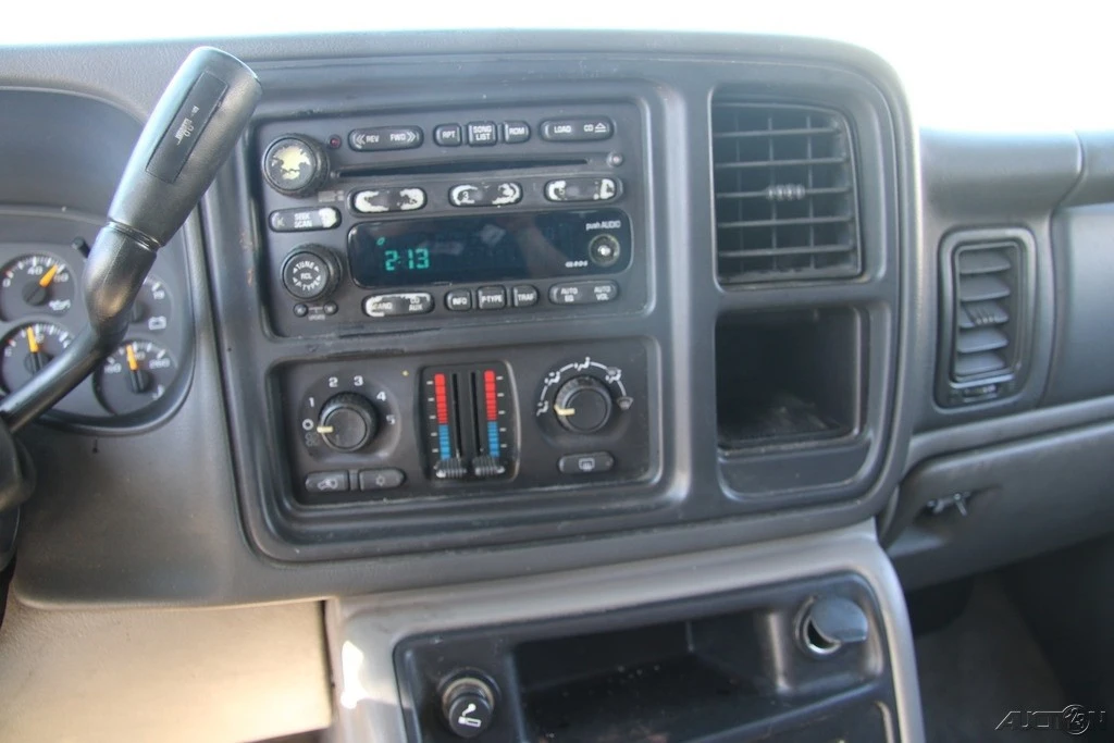 2003 Chevrolet Tahoe 2nd Gen - Image 18 of 21