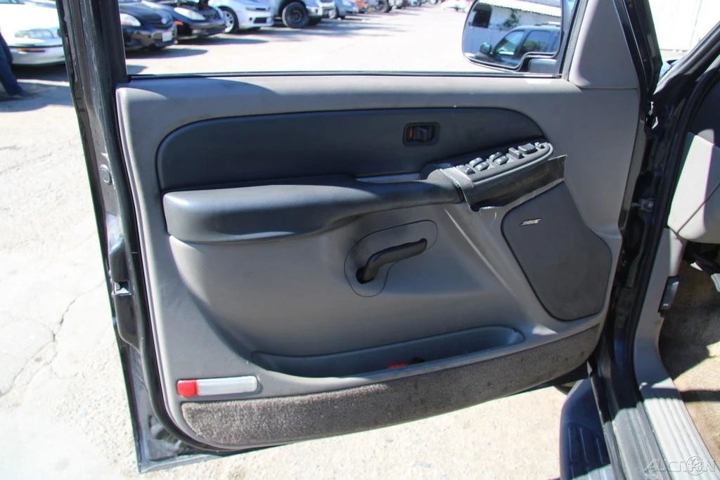 2003 Chevrolet Tahoe 2nd Gen - Image 13 of 21