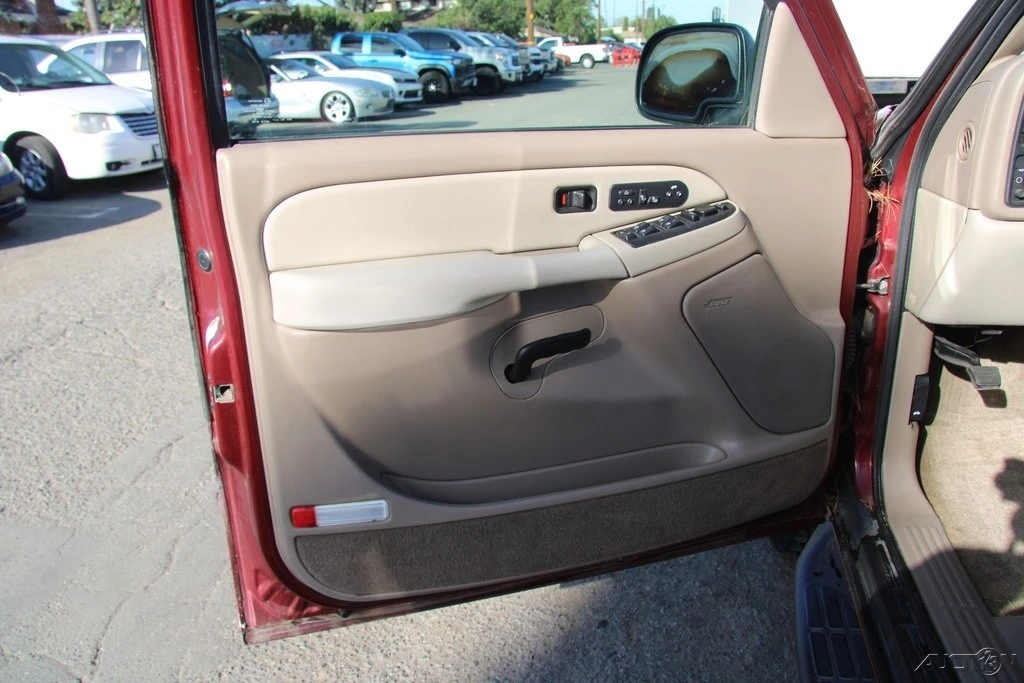 2003 Chevrolet Tahoe 2nd Gen - Image 13 of 21