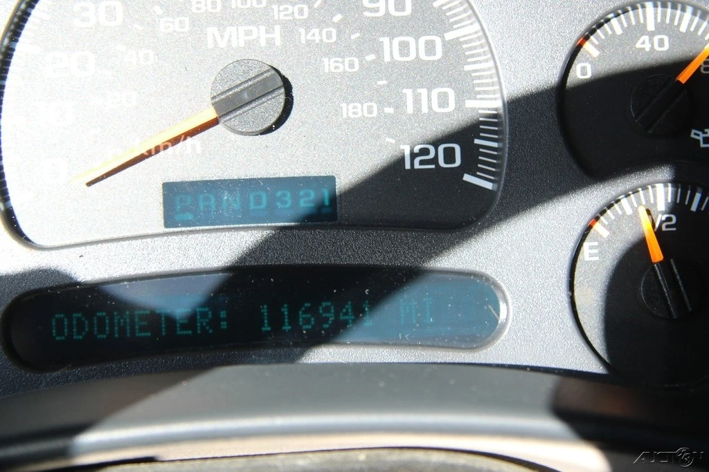 2003 Chevrolet Tahoe 2nd Gen - Image 18 of 21