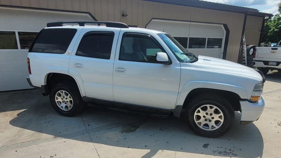 2003 Chevrolet Tahoe 2nd Gen - Image 2 of 12