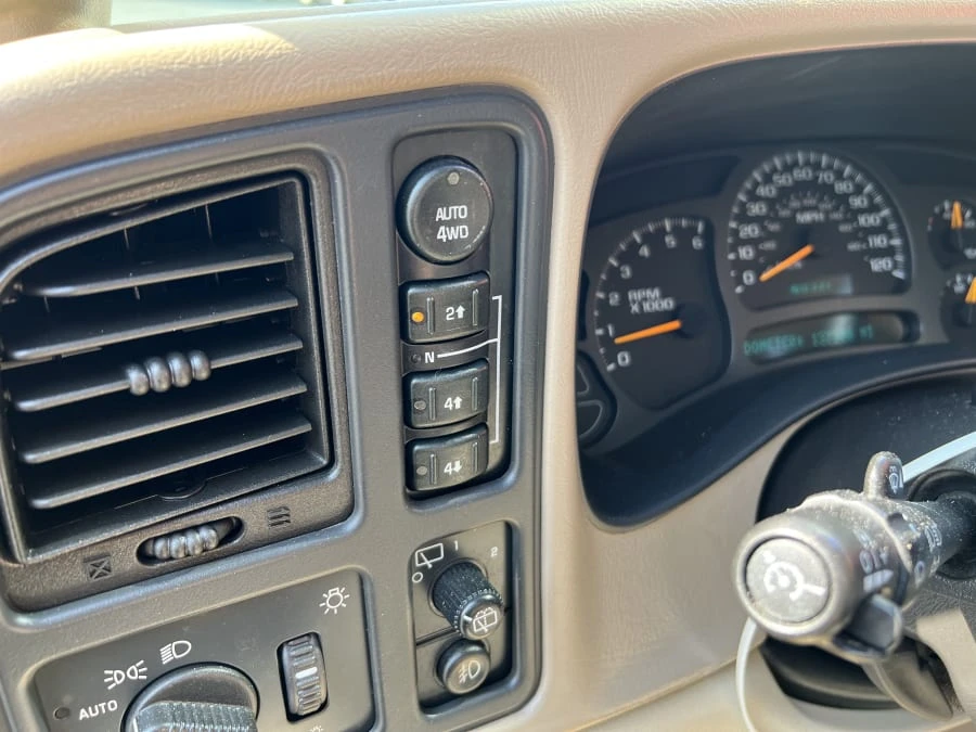 2003 Chevrolet Tahoe 2nd Gen - Image 5 of 11