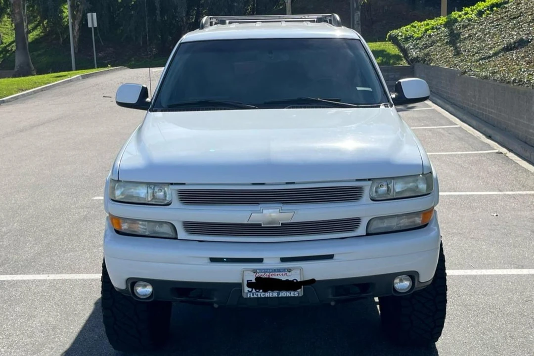 2003 Chevrolet Tahoe 2nd Gen - Image 2 of 31