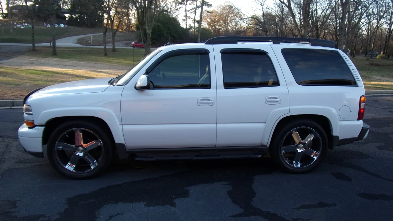 2003 Chevrolet Tahoe 2nd Gen - Image 2 of 22