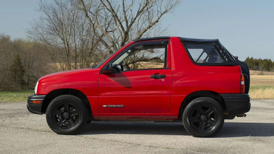 2003 Chevrolet Tracker - Image 2 of 12
