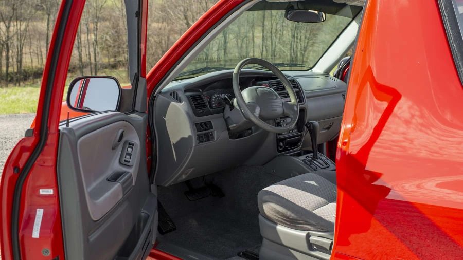 2003 Chevrolet Tracker - Image 4 of 12