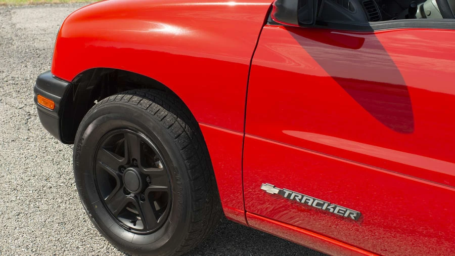 2003 Chevrolet Tracker - Image 8 of 12