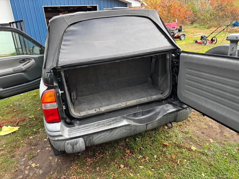 2003 Chevrolet Tracker - Image 8 of 10