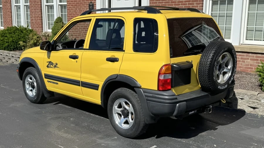 2003 Chevrolet Tracker - Image 3 of 10