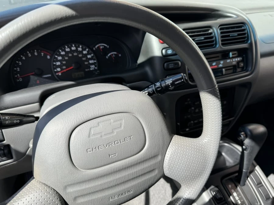 2003 Chevrolet Tracker - Image 8 of 10
