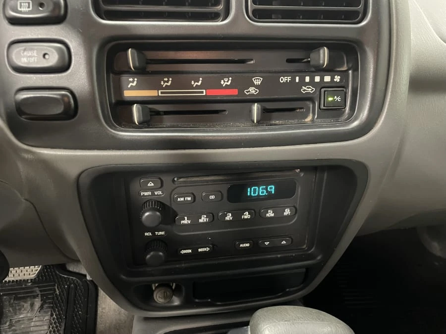 2003 Chevrolet Tracker - Image 17 of 18