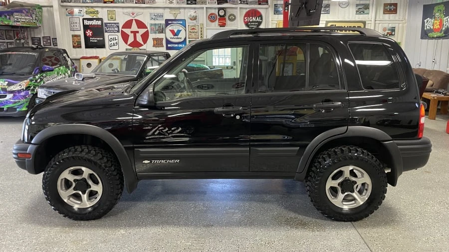 2003 Chevrolet Tracker - Image 2 of 18