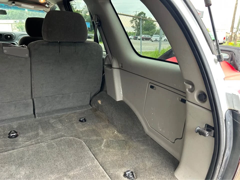 2003 Chevrolet Trailblazer - Image 16 of 17