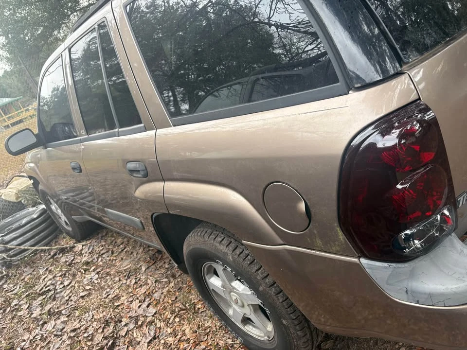 2003 Chevrolet Trailblazer - Image 4 of 5