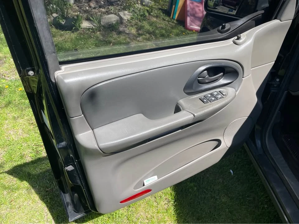 2003 Chevrolet Trailblazer - Image 11 of 18