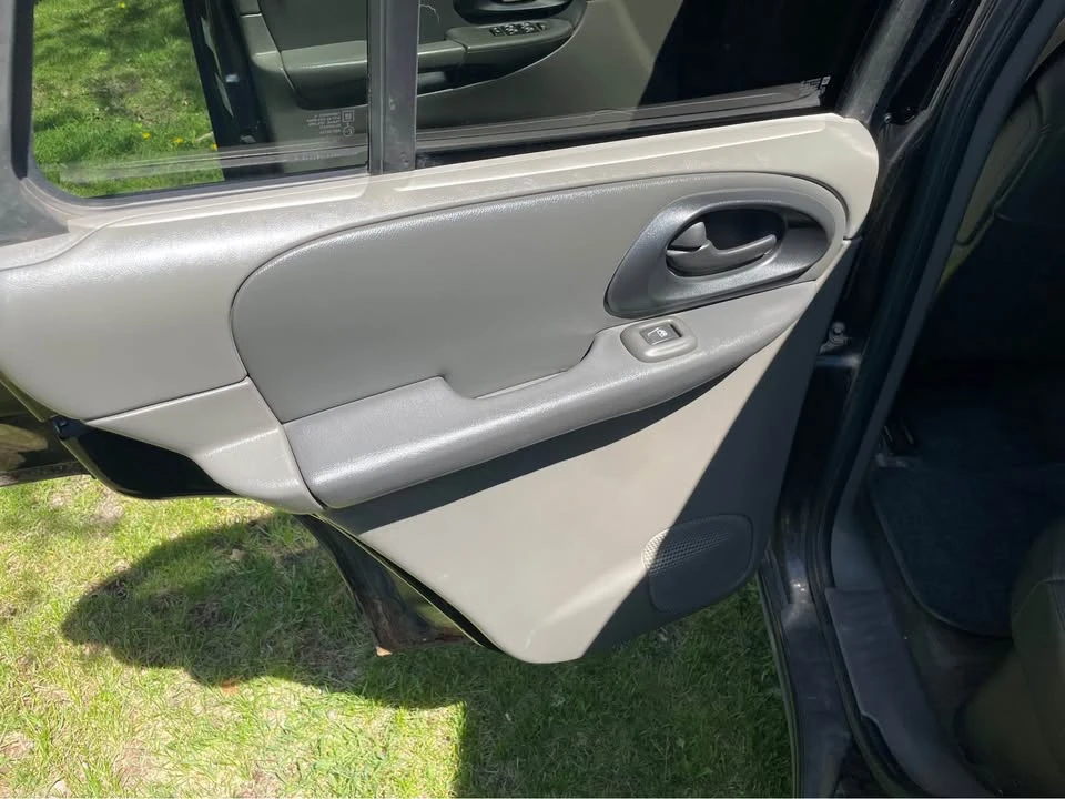 2003 Chevrolet Trailblazer - Image 10 of 18