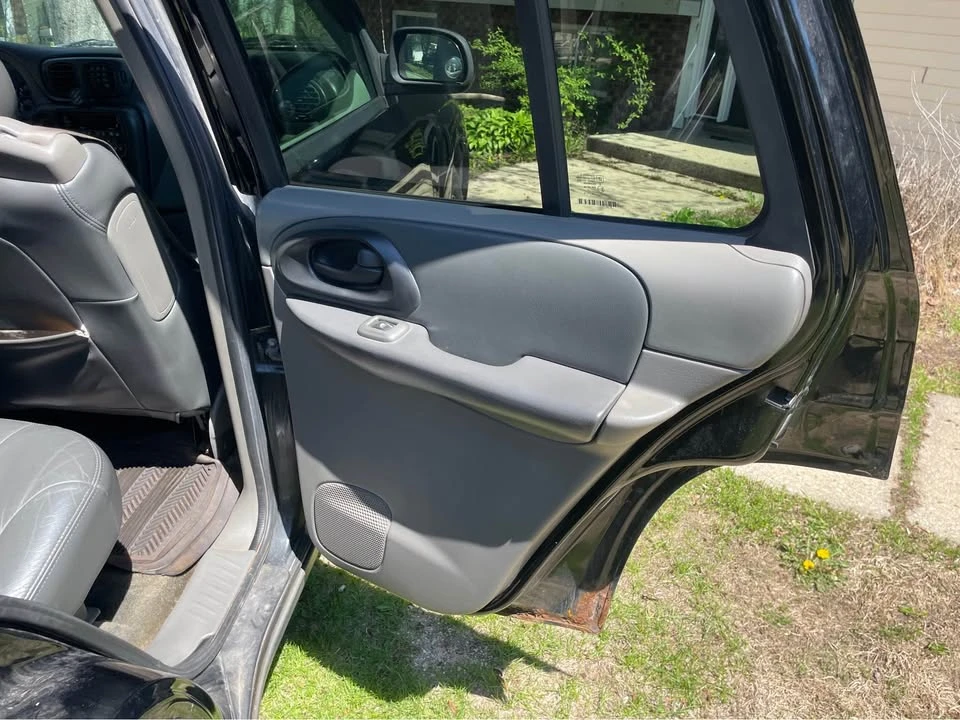 2003 Chevrolet Trailblazer - Image 8 of 18