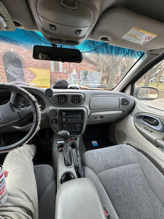 2003 Chevrolet Trailblazer - Image 9 of 10