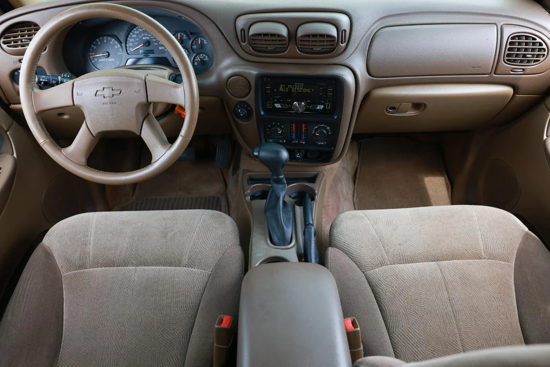 2003 Chevrolet Trailblazer - Image 2 of 21