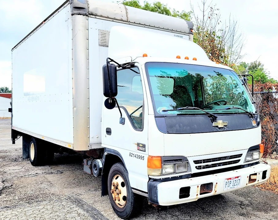 2003 Chevrolet Kodiak - Image 2 of 16