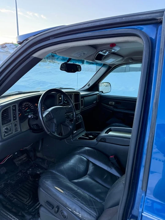2003 Chevrolet Avalanche - Image 5 of 8