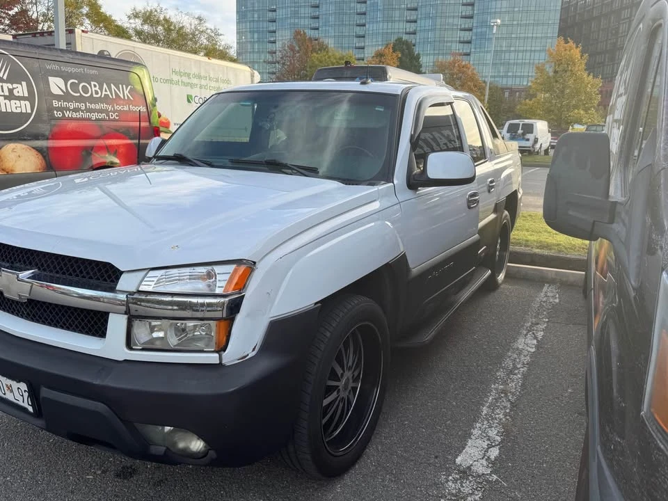 2003 Chevrolet Avalanche - Image 3 of 5