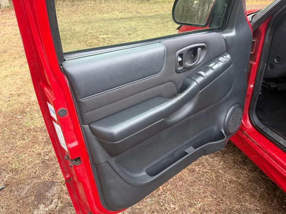 2003 Chevrolet S-10 Blazer 2nd Gen - Image 8 of 20