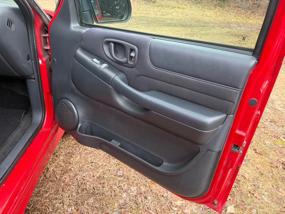 2003 Chevrolet S-10 Blazer 2nd Gen - Image 11 of 20