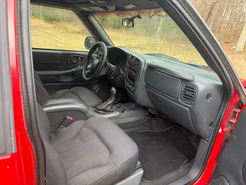 2003 Chevrolet S-10 Blazer 2nd Gen - Image 10 of 20