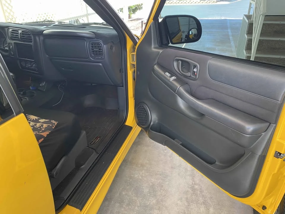 2003 Chevrolet S-10 Blazer 2nd Gen - Image 4 of 8