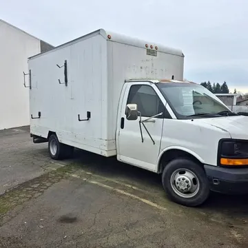 2003 Chevrolet Box Truck