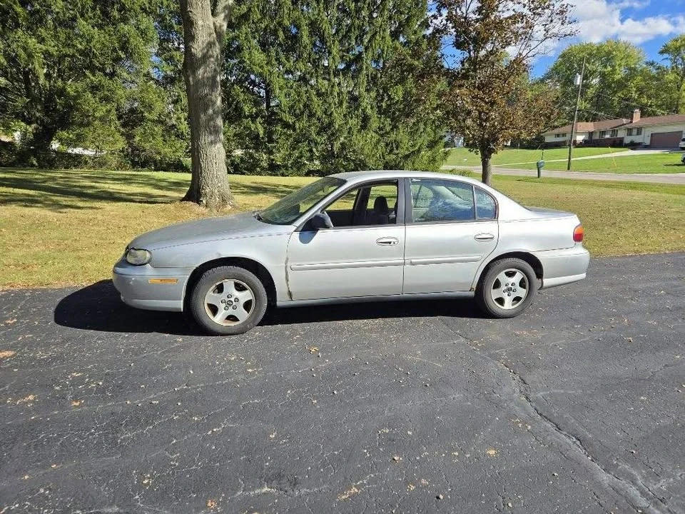 2003 Chevrolet Malibu - Image 2 of 5