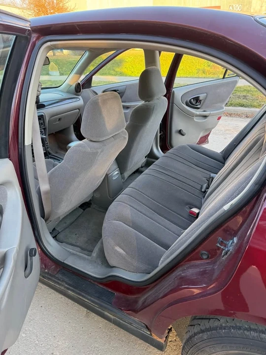 2003 Chevrolet Malibu - Image 11 of 14