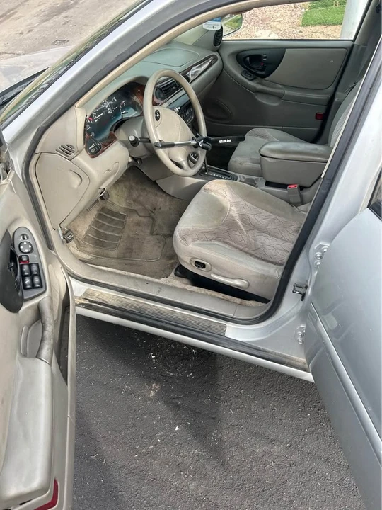 2003 Chevrolet Malibu - Image 2 of 5