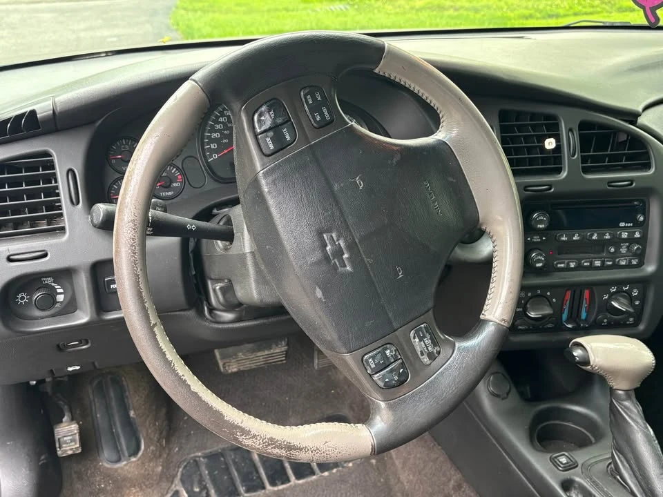 2003 Chevrolet Monte Carlo 6th Gen - Image 9 of 12