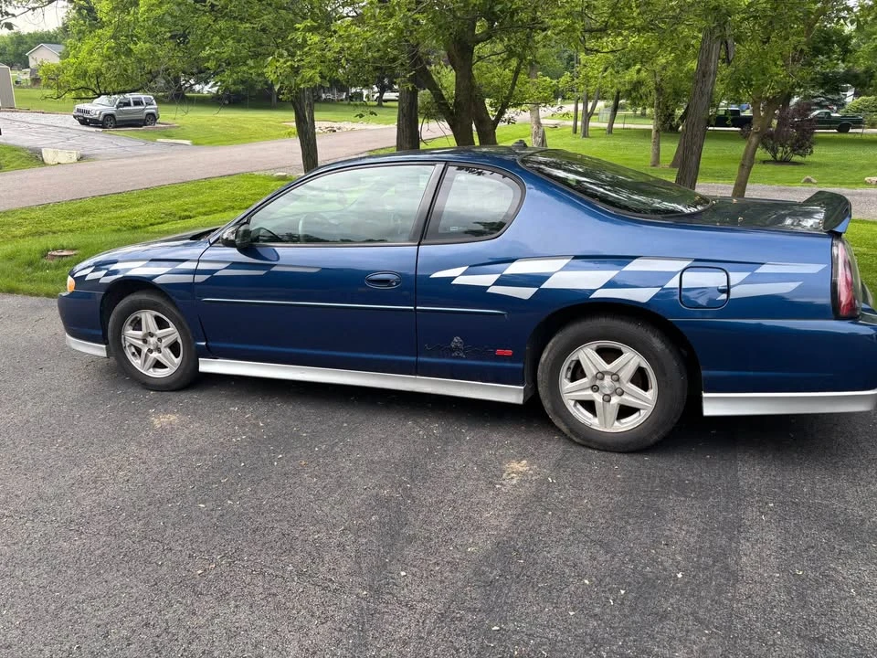 2003 Chevrolet Monte Carlo 6th Gen - Image 2 of 12