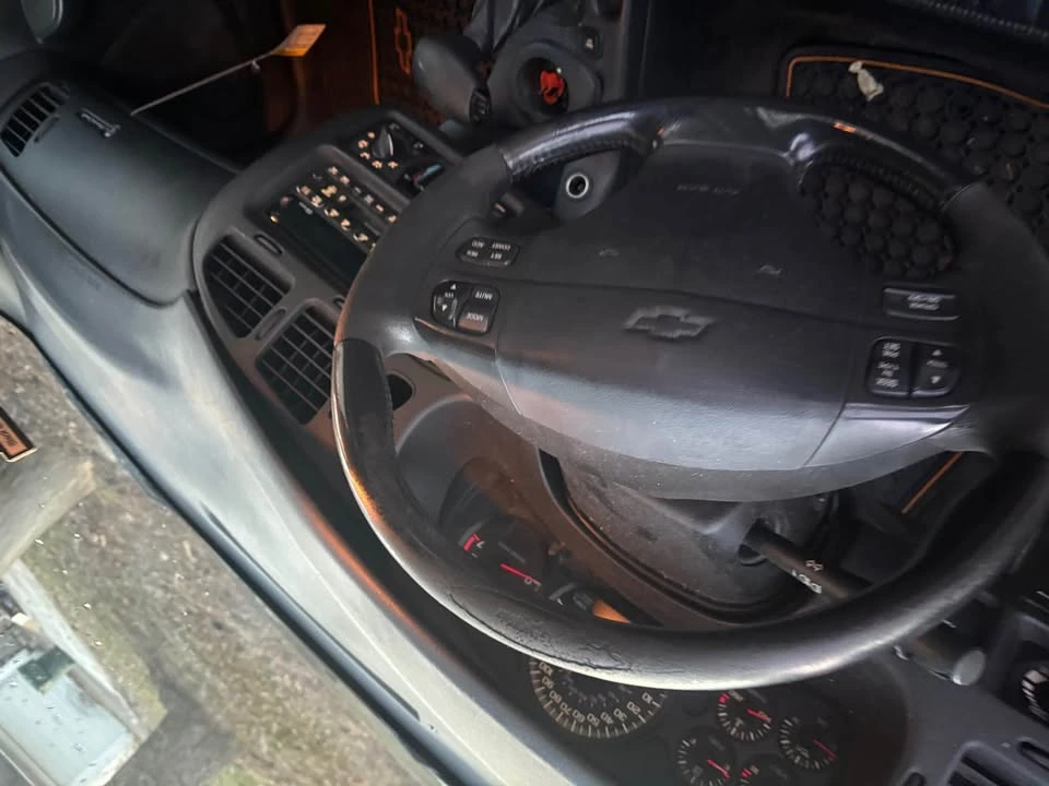 2003 Chevrolet Monte Carlo 6th Gen - Image 5 of 5