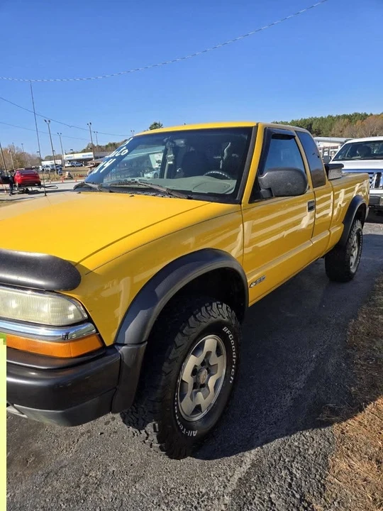 2003 Chevrolet S-10 Blazer 2nd Gen - Image 2 of 16