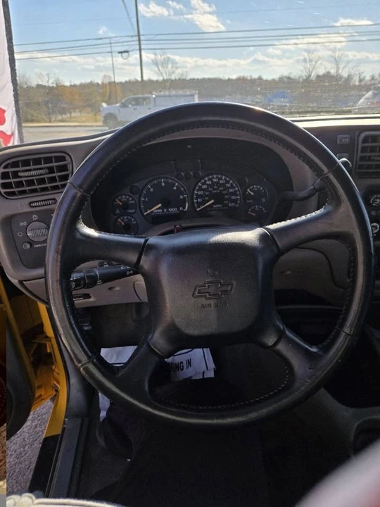 2003 Chevrolet S-10 Blazer 2nd Gen - Image 9 of 16