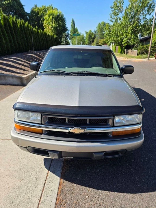 2003 Chevrolet S-10 - Image 2 of 12