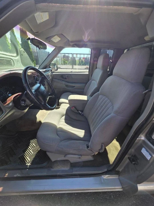 2003 Chevrolet S-10 - Image 9 of 12