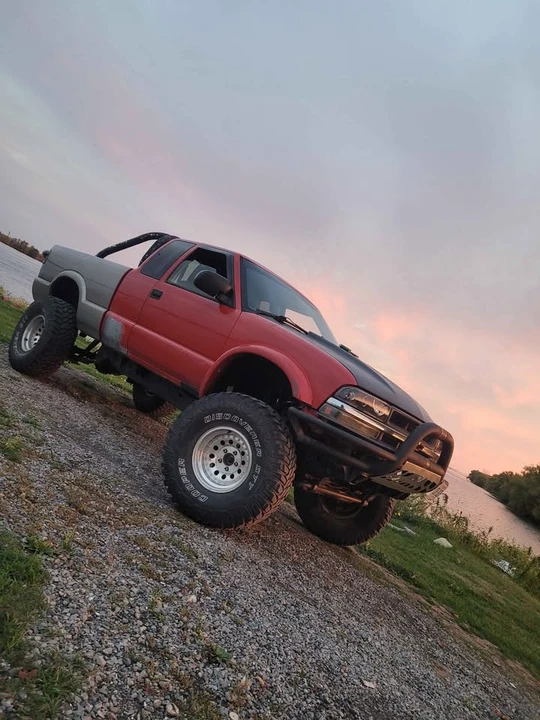 2003 Chevrolet S-10 - Image 3 of 6