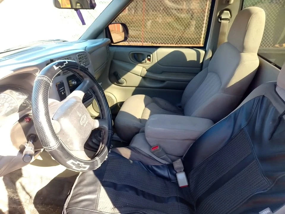 2003 Chevrolet S-10 - Image 6 of 8