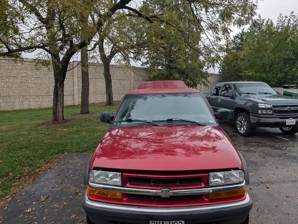2003 Chevrolet S-10 Blazer 2nd Gen - Image 2 of 5