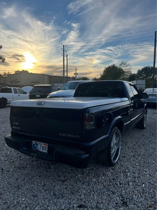 2003 Chevrolet S-10 - Image 2 of 8